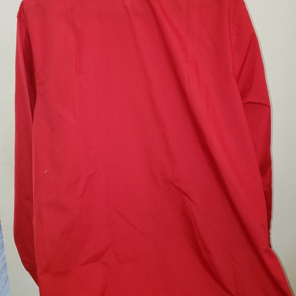 Arrow Button Up - Picture 2 of 3